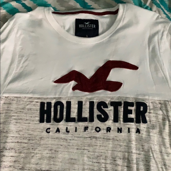 Hollister Graphic Tee - Picture 2 of 3